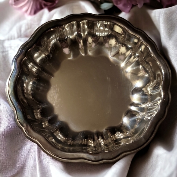 2 Vtg WM A. ROGERS Oneida Heavy Silver Plated Sauce Compote Bowls - Picture 2 of 7